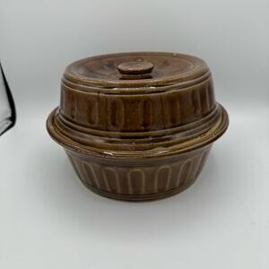Vintage USA Stoneware Lidded Dish 2 Qt  Oven Proof Marked USA Possibly McCoy